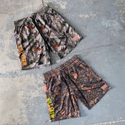 RELAXED CUT EMBROIDERED FLAG SHORTS - CAMO / GREEN