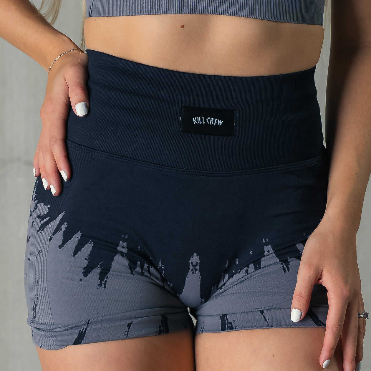 SEAMLESS SHATTER BIKER SHORTS - BLACK / GREY – Kill Crew