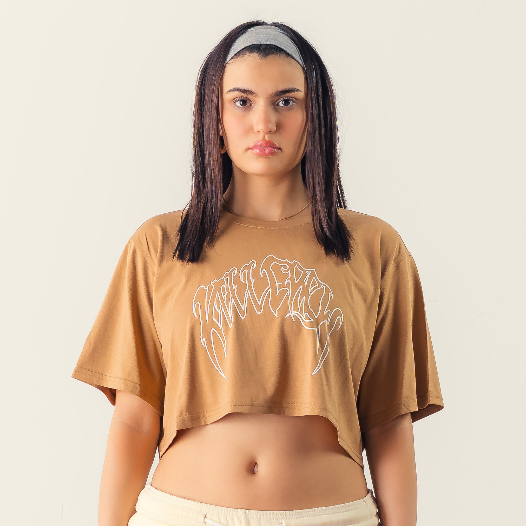WOLF CROP TOP - SAND / WHITE