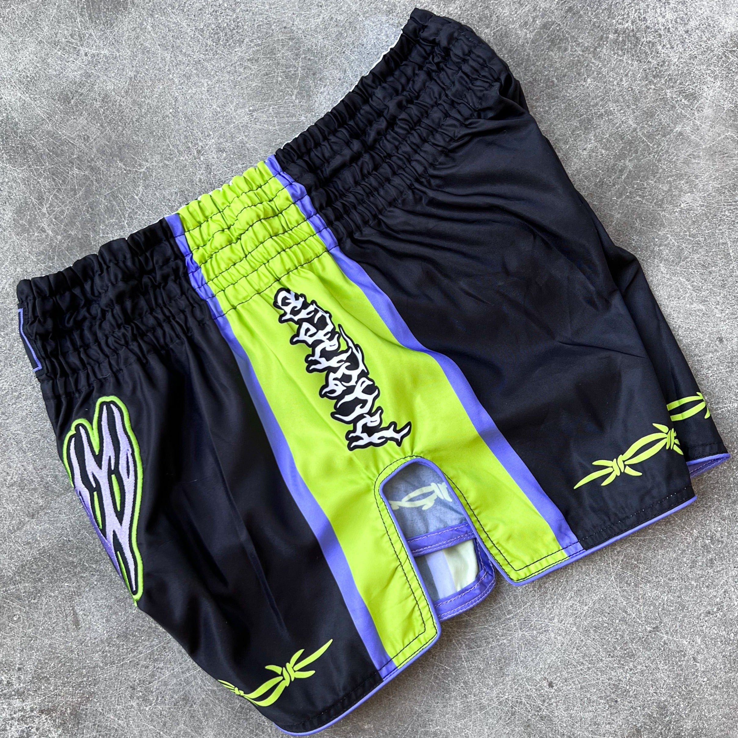 RETRO THAI FIGHT SHORTS - BLACK / GREEN