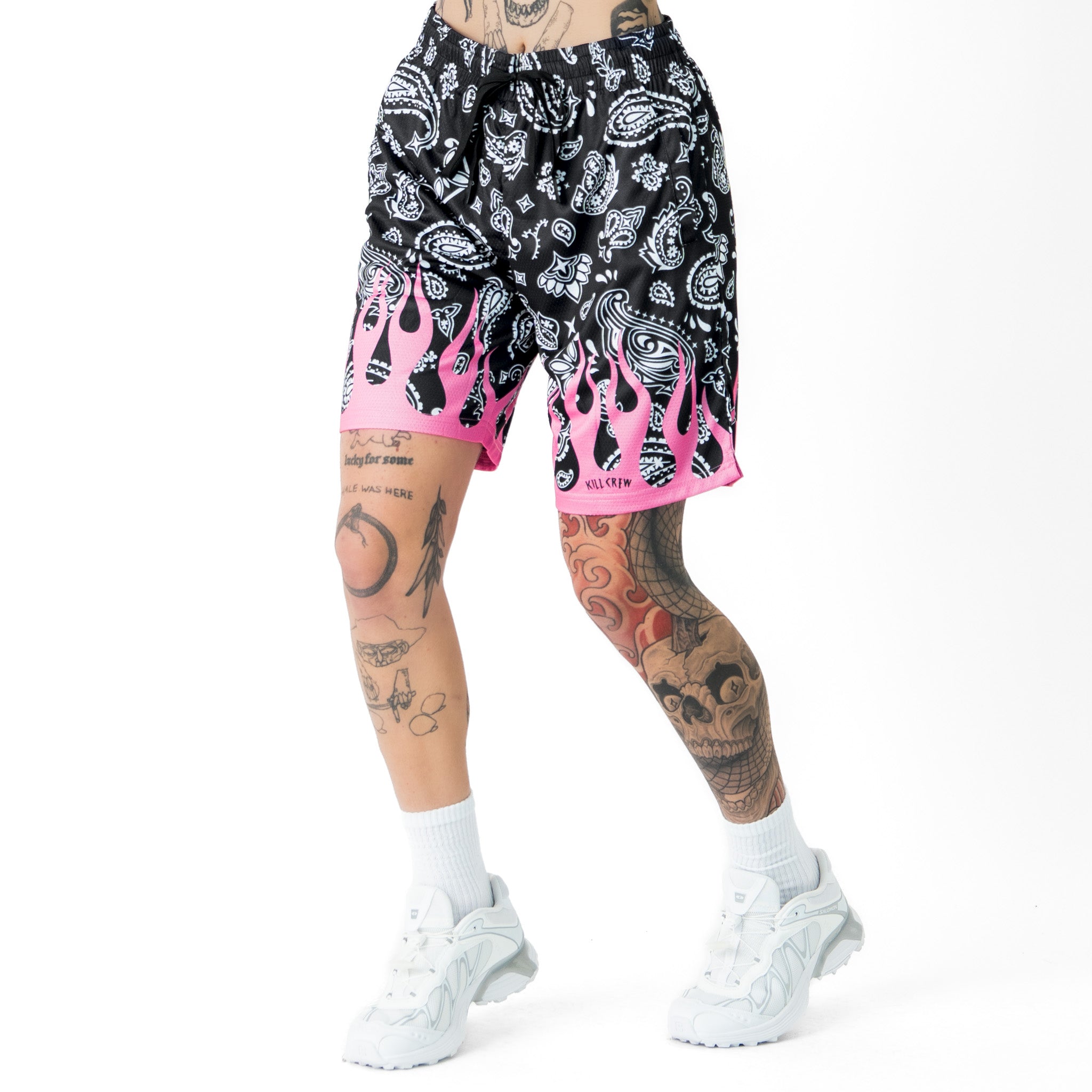 RELAXED CUT SHORTS BANDANA FLAME - BLACK / PINK