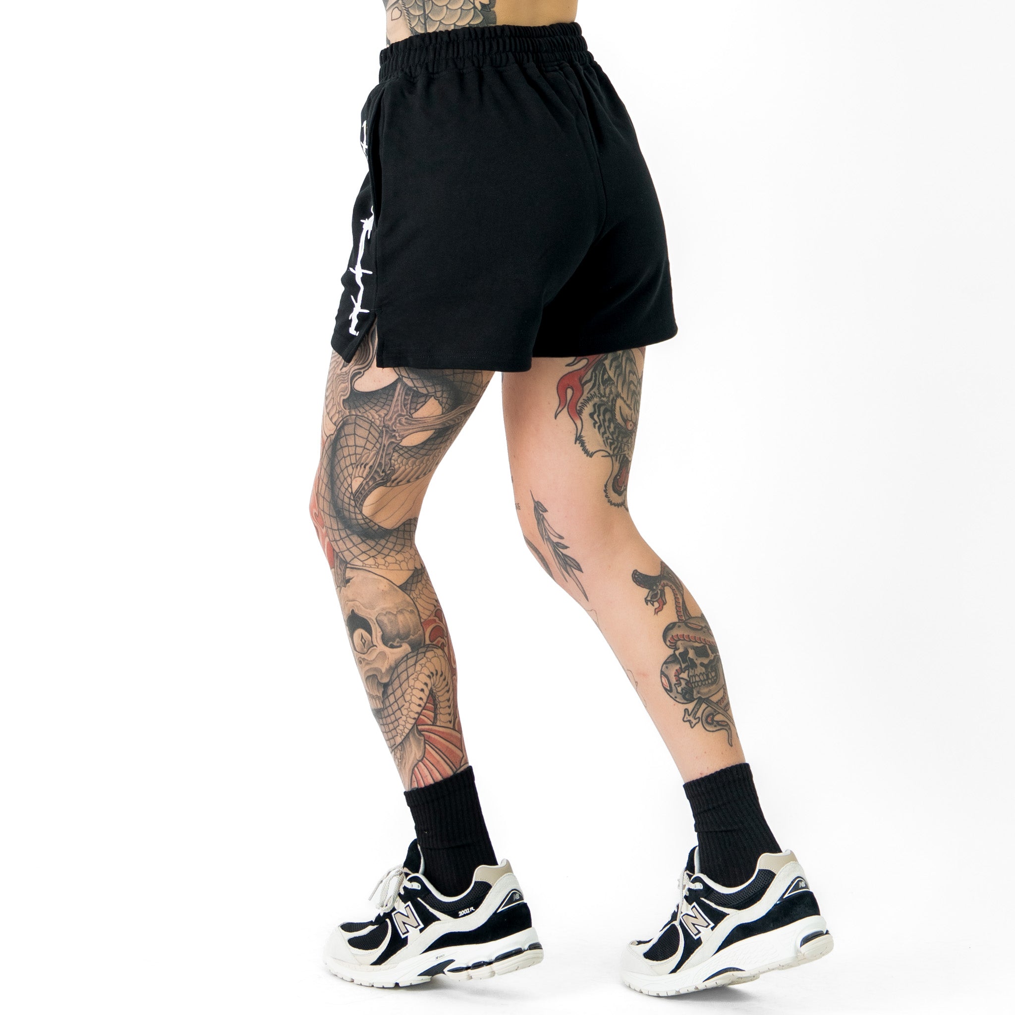 COTTON SHORTS (MID THIGH CUT) BARBWIRE - BLACK / WHITE