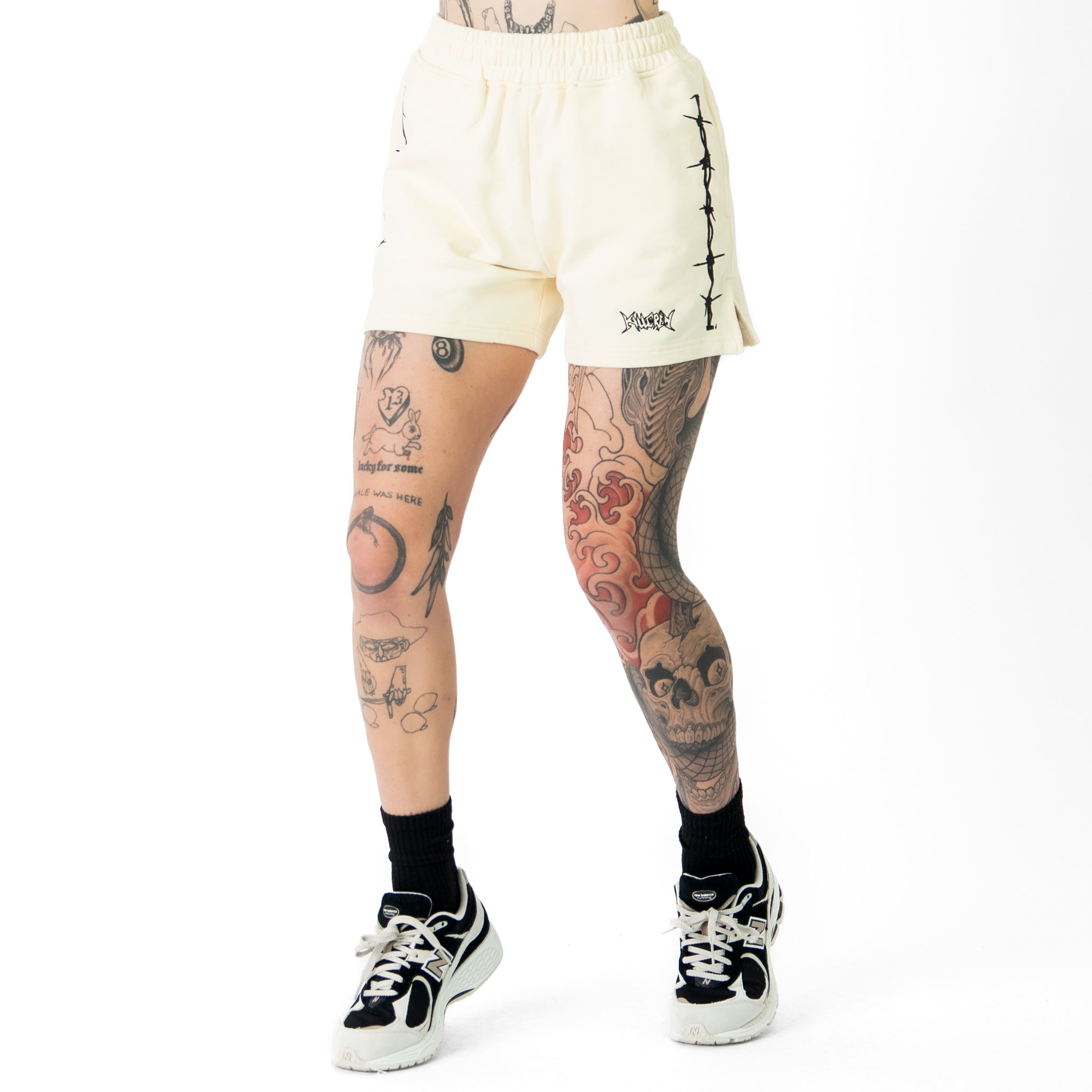 COTTON SHORTS (MID THIGH CUT) BARBWIRE - CREAM / BLACK