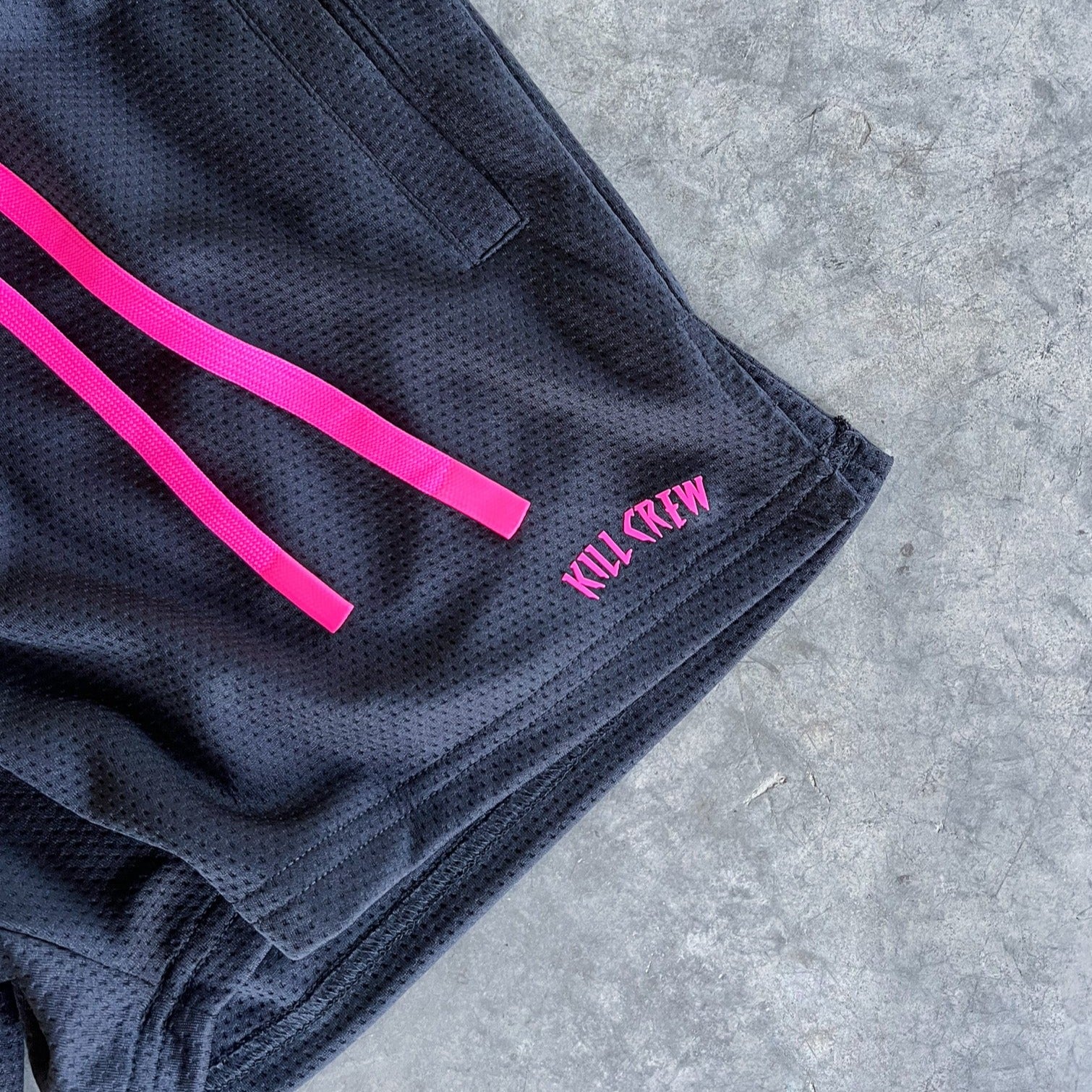 SIMPLE MUAY THAI SHORTS (MID THIGH CUT) - BLACK / PINK