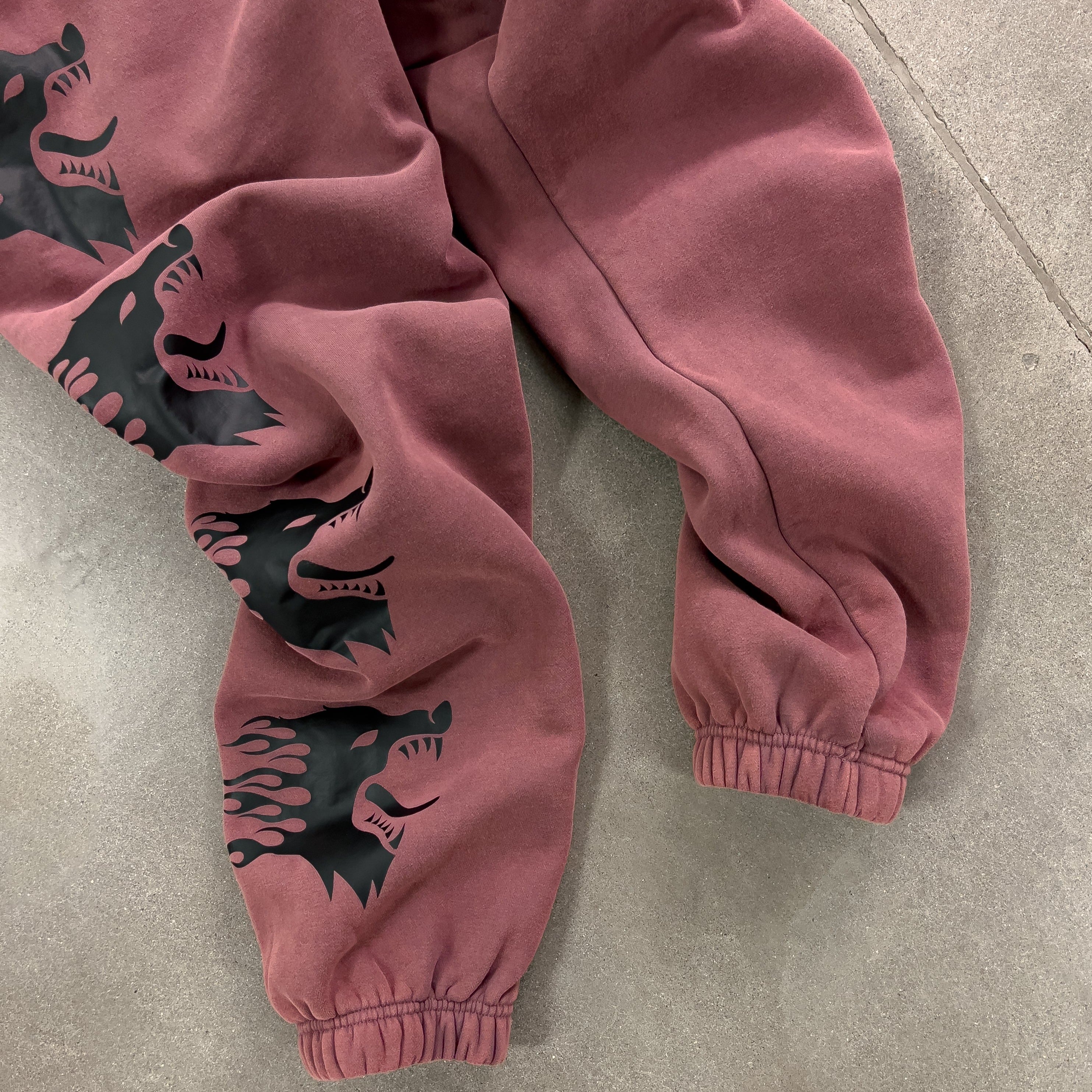 HEAVYWEIGHT LUX "WAR WOLF" SWEATPANTS - MAROON