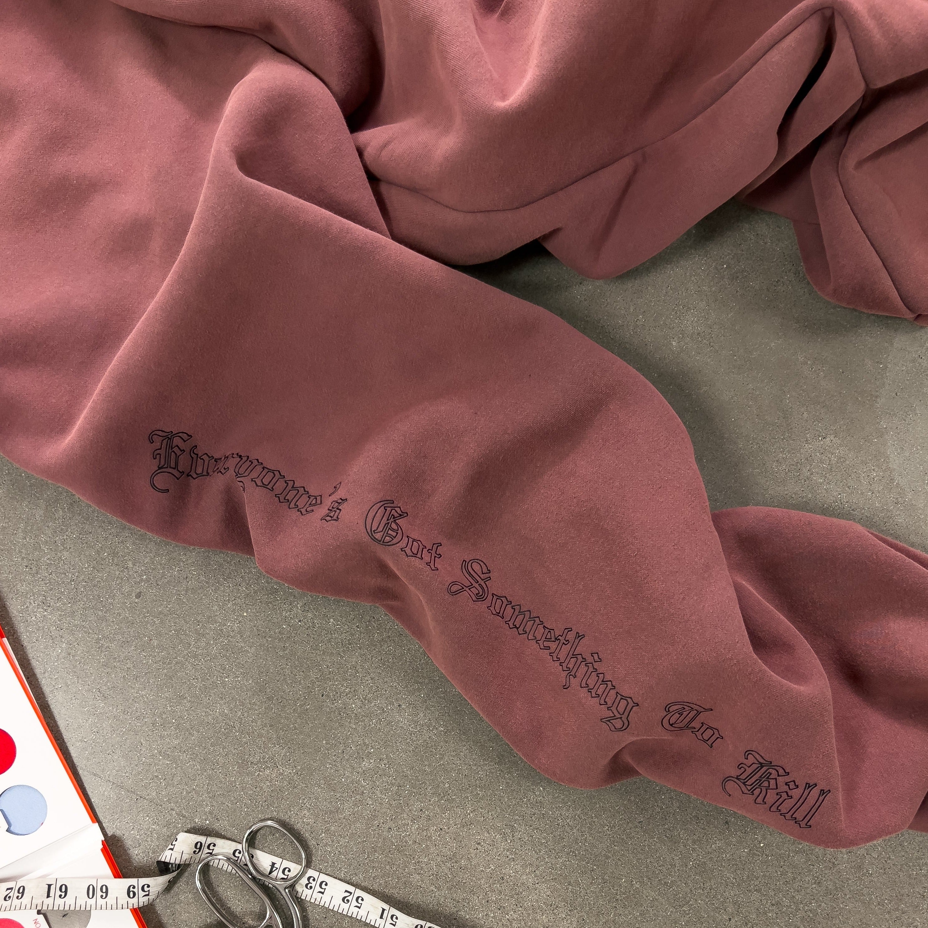 HEAVYWEIGHT LUX "WAR WOLF" SWEATPANTS - MAROON