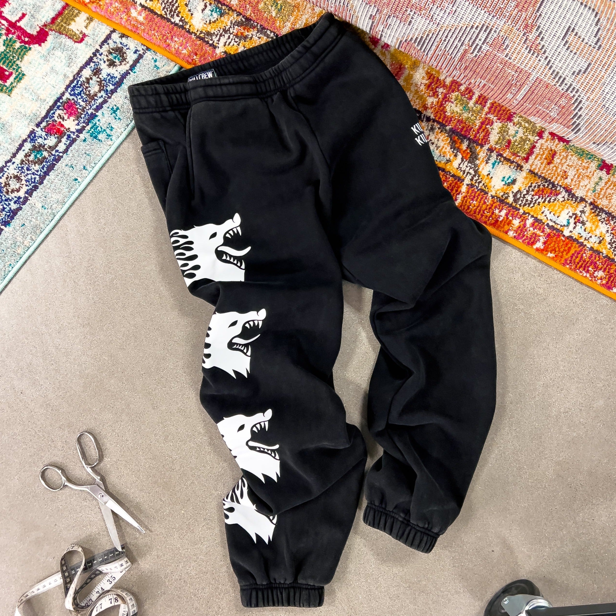 HEAVYWEIGHT LUX "WAR WOLF" SWEATPANTS - BLACK