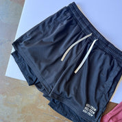 TRAINING SHORT WITH LINER - BLACK / WHITE