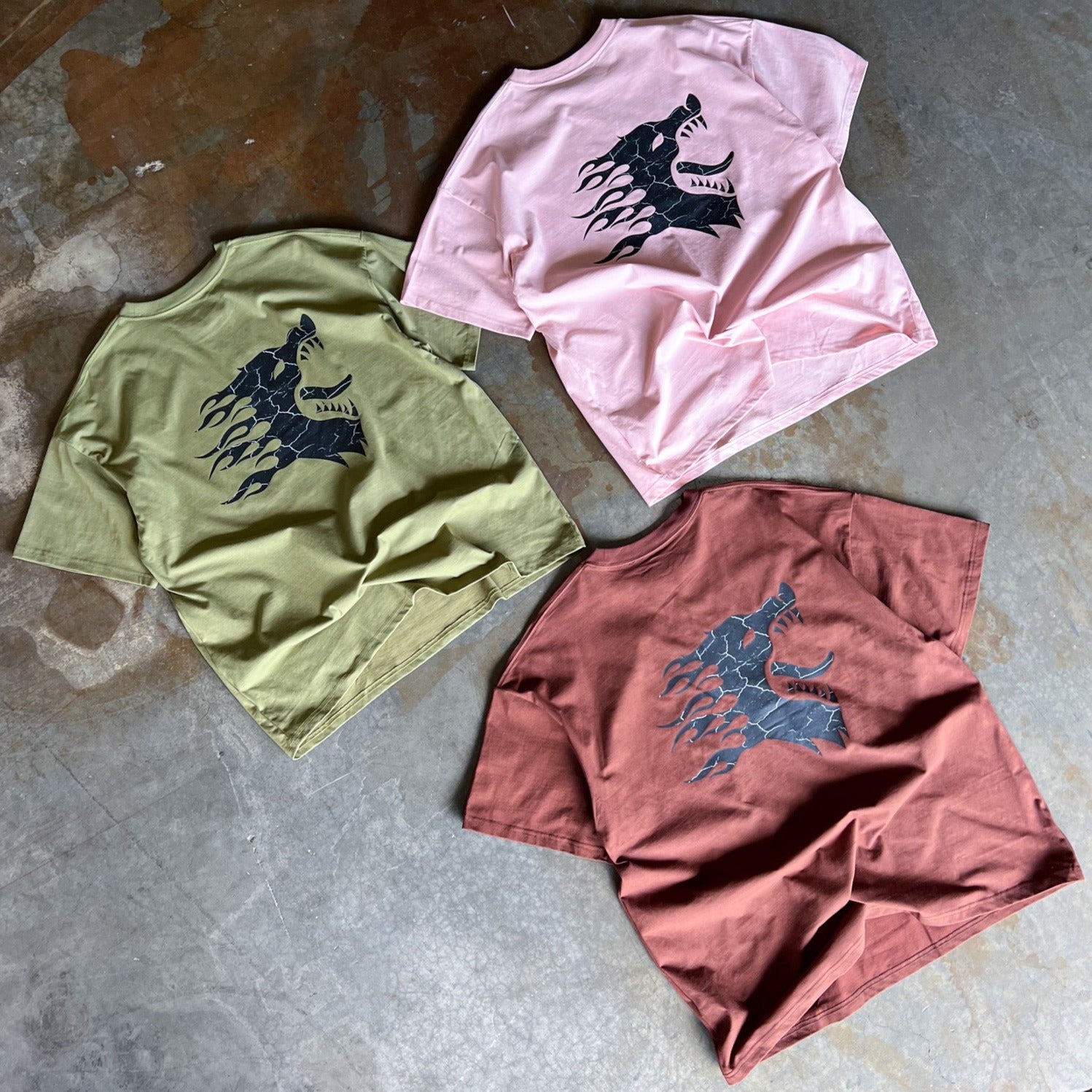 OVERSIZED WAR WOLF T-SHIRT - LIGHT PINK