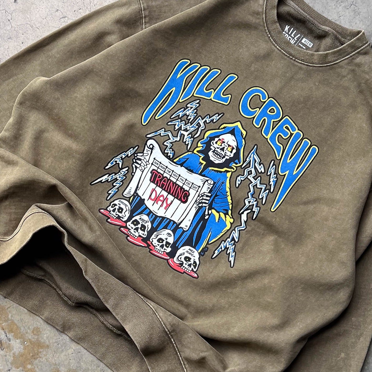 HEAVYWEIGHT LUX TRAINING DAY CREW NECK - OLIVE