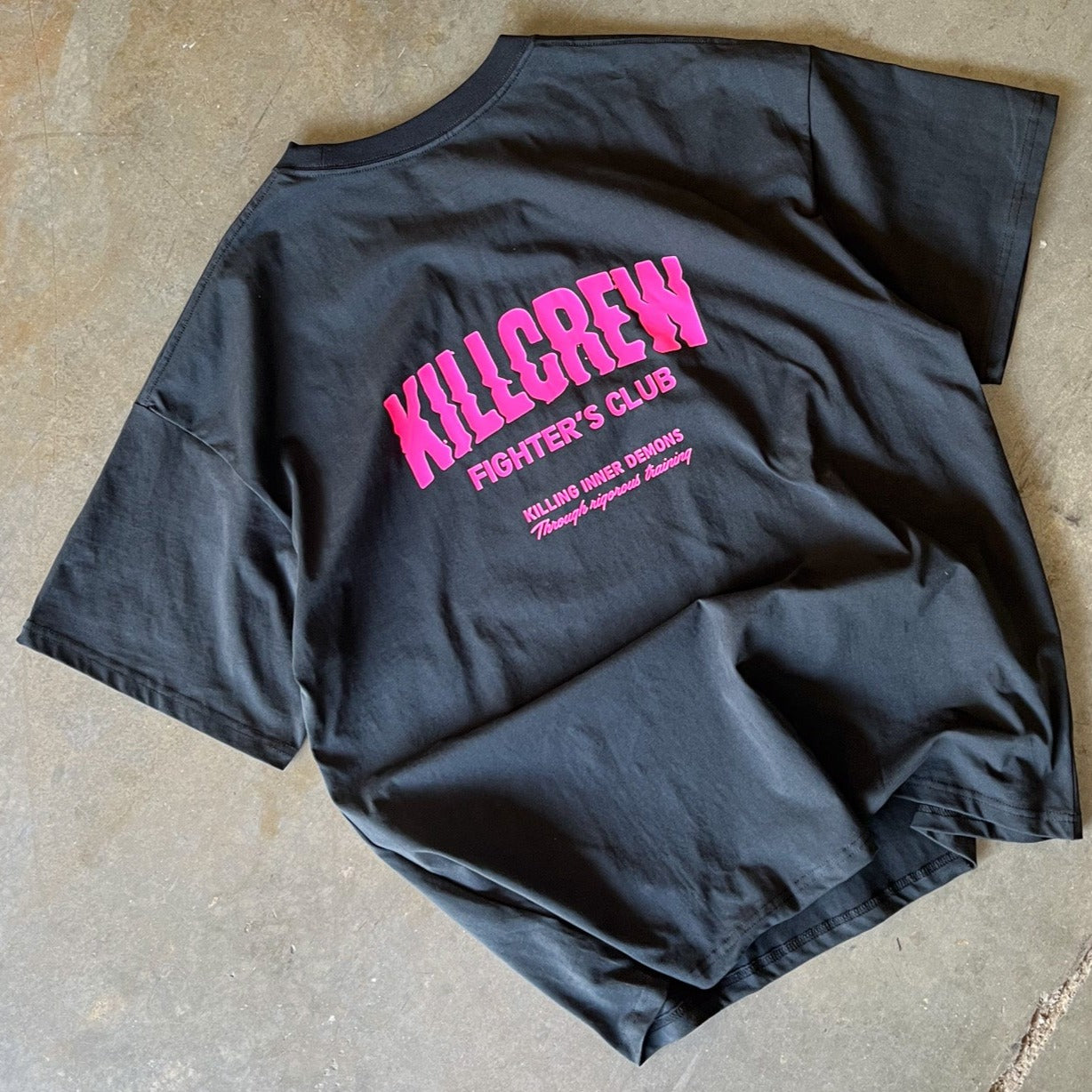 OVERSIZED RIGOROUS TRAINING T-SHIRT - BLACK / PINK