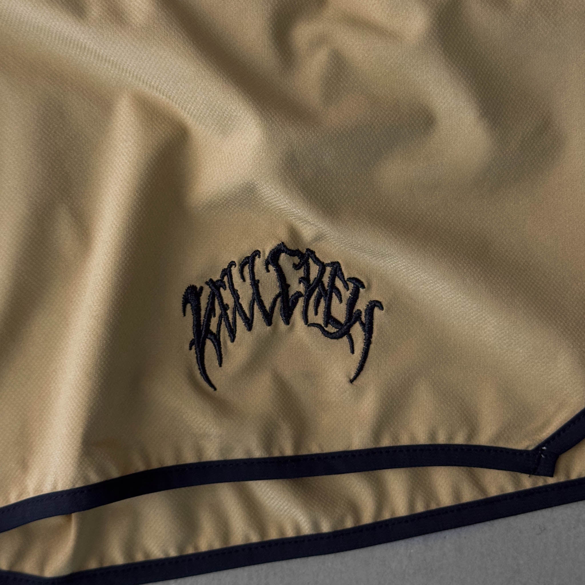 HYBRID TRAINING SHORT (7" INSEAM) - SAND