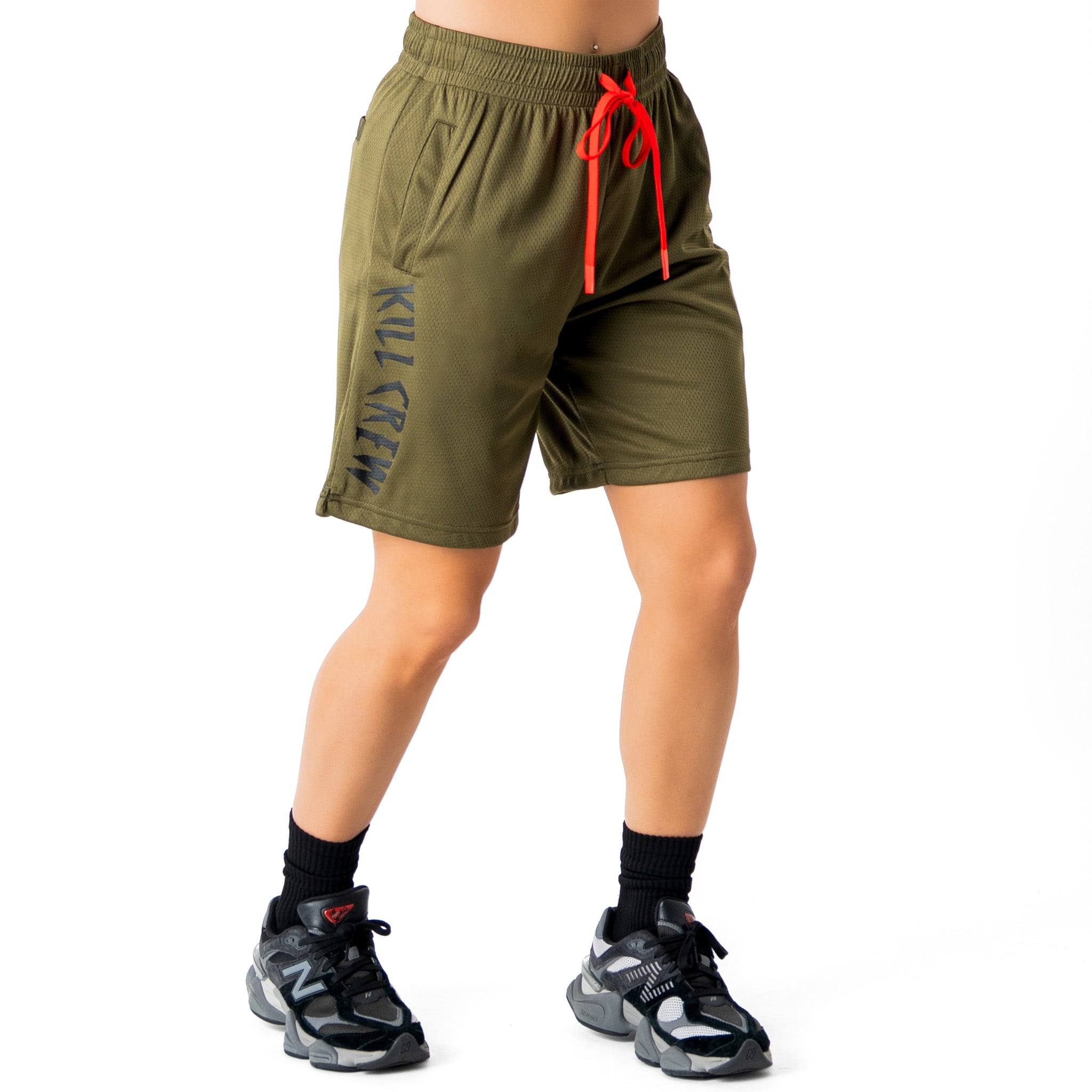 RELAXED CUT SHORTS EMBROIDERED FLAG - OLIVE