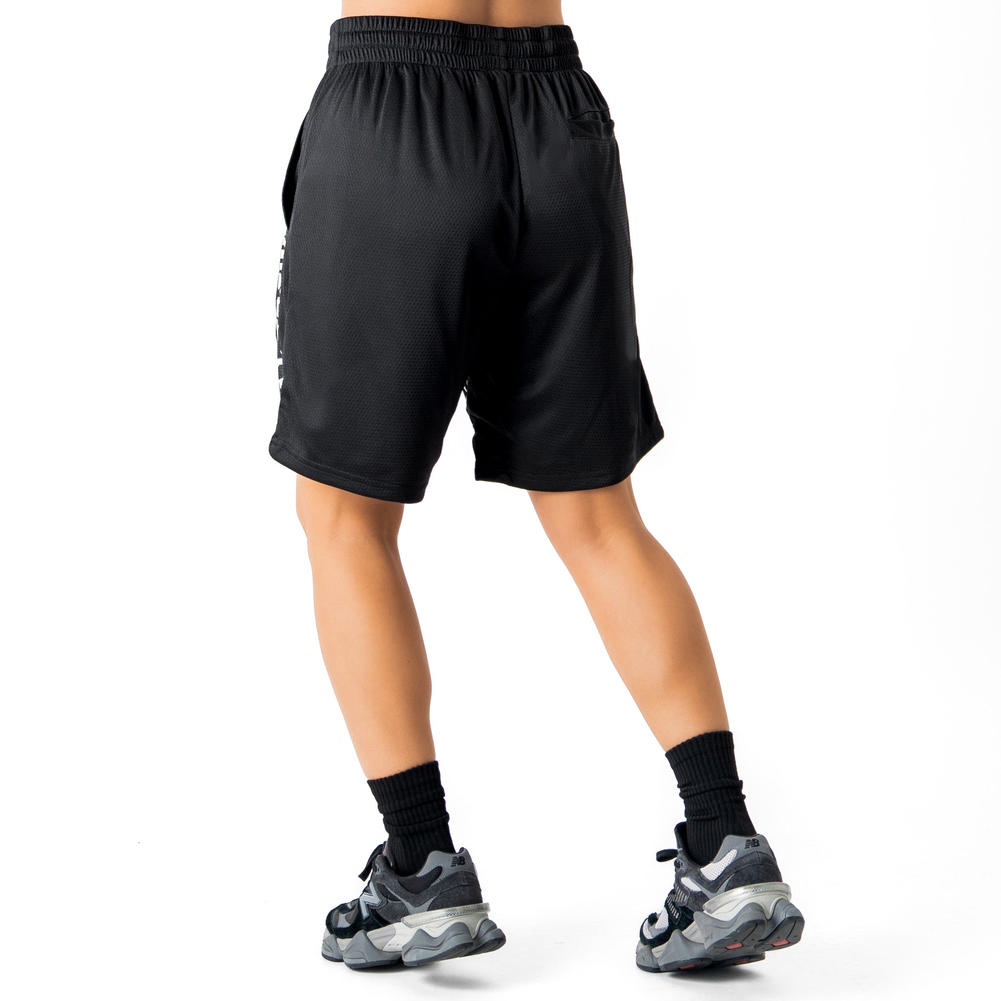 RELAXED CUT SHORTS FLAME - BLACK / WHITE