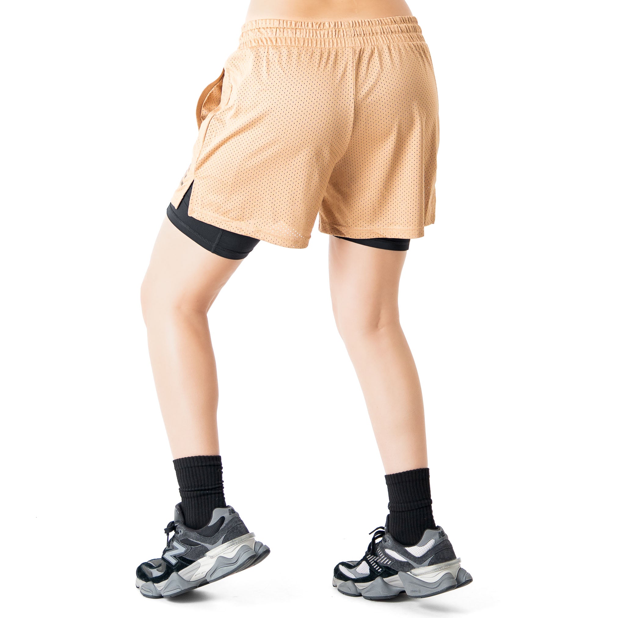 TRAINING SHORT WITH LINER - SAND