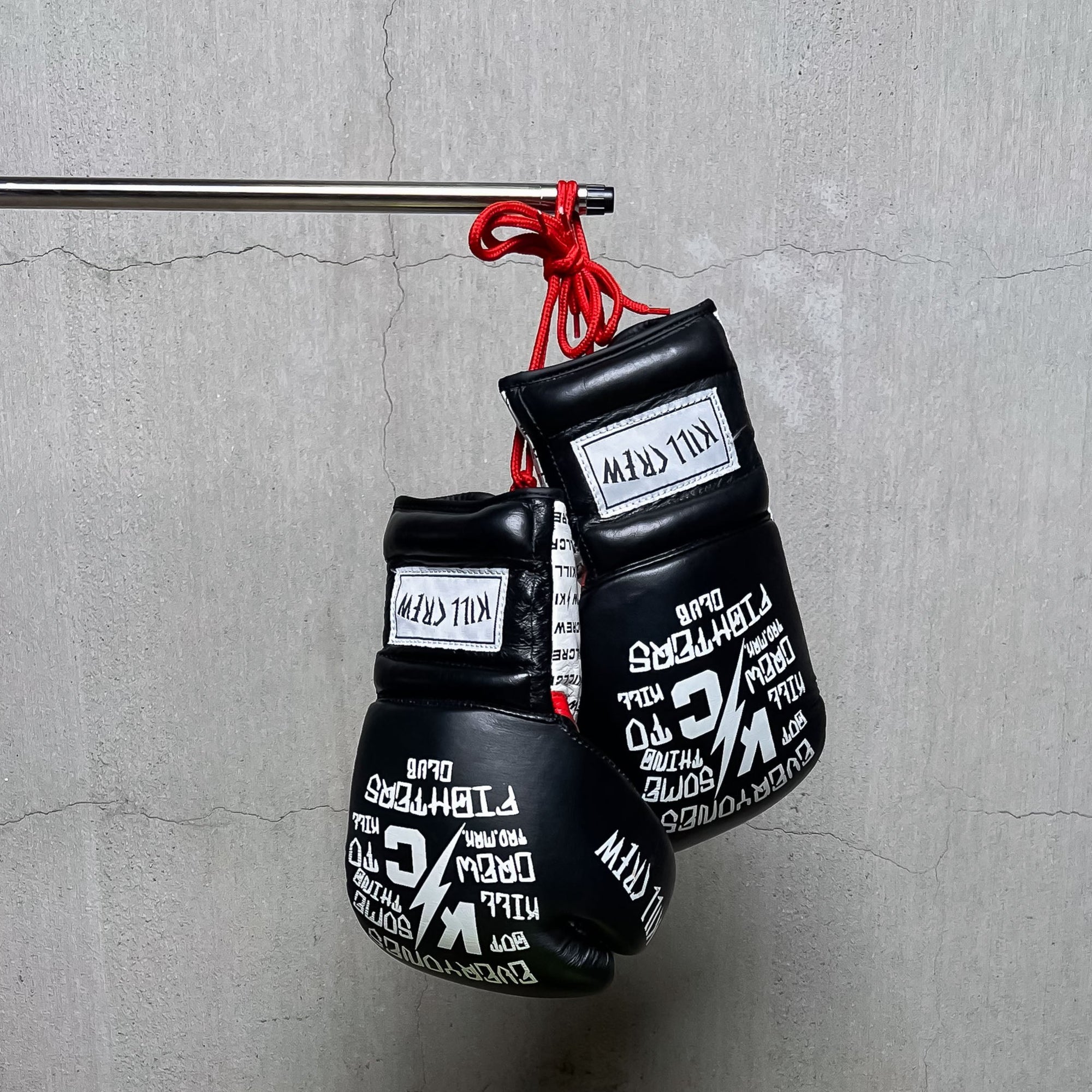 LACE UP BOXING GLOVES - BLACK