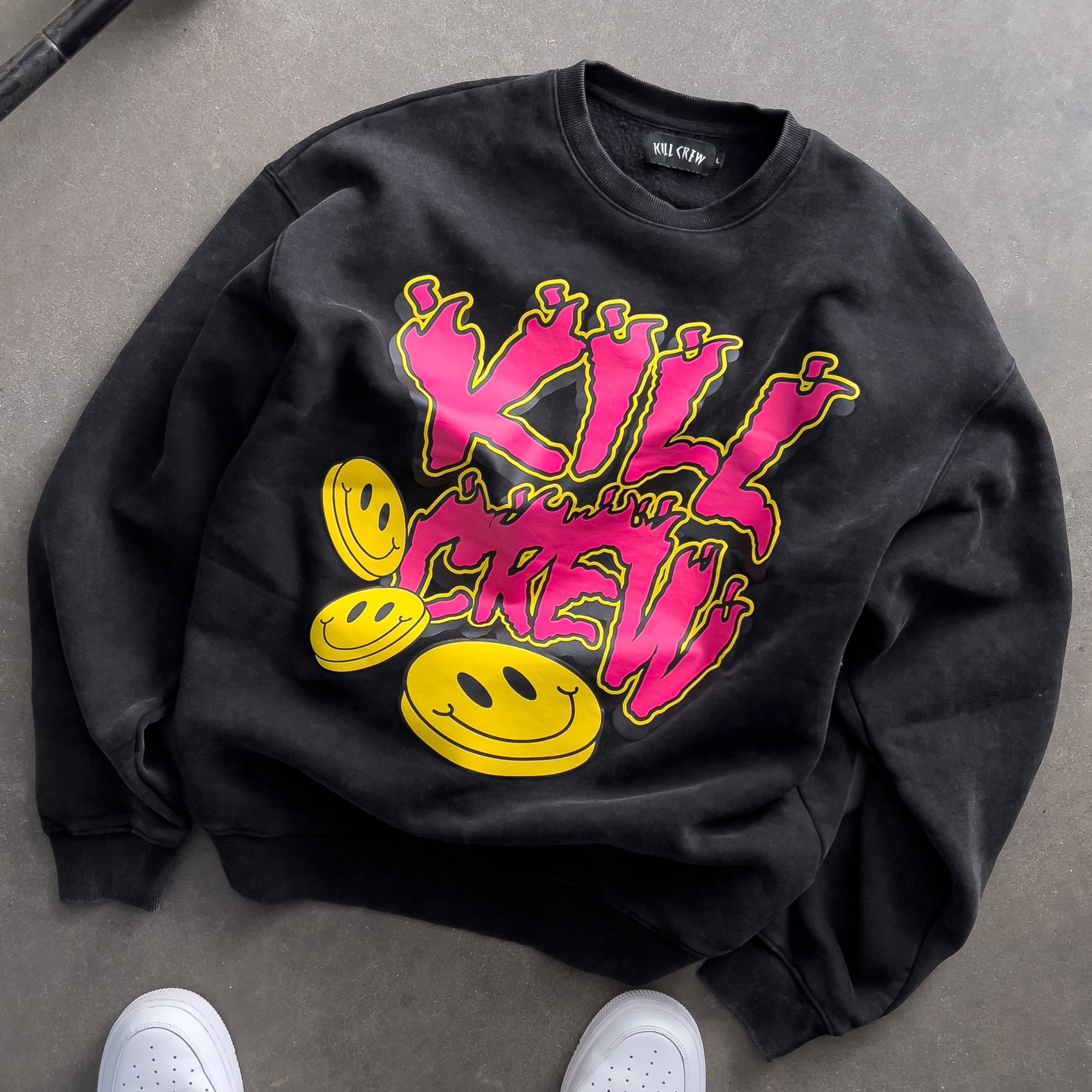 OVERSIZED LUX "HAPPY PILLS" CREW NECK - BLACK