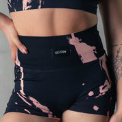 SEAMLESS SPLATTER BIKER SHORTS - BLACK / ROSÉ