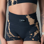 SEAMLESS SPLATTER BIKER SHORTS - BLACK / TAN