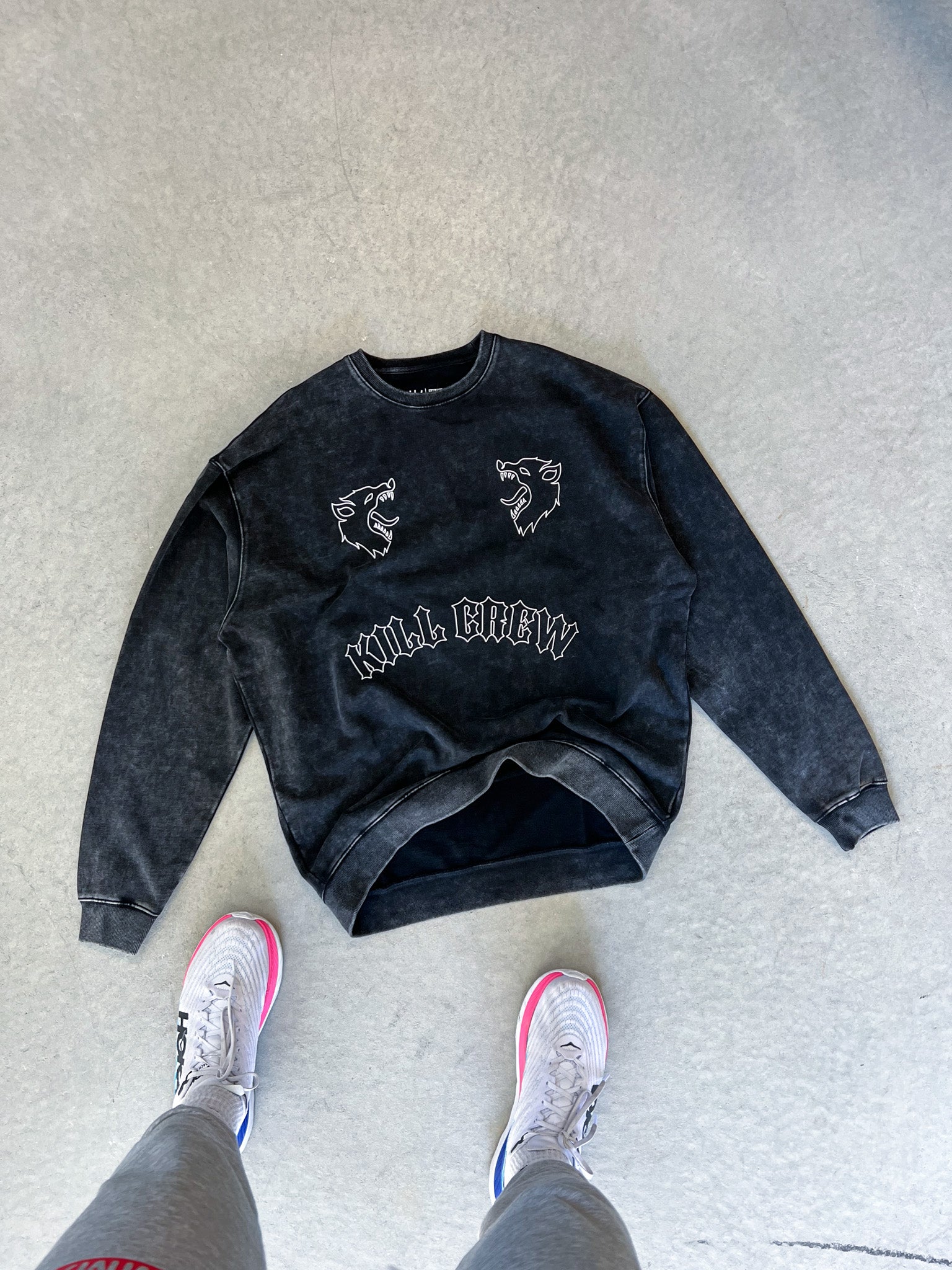 HEAVYWEIGHT LUX "TWO WOLVES" CREW NECK - BLACK
